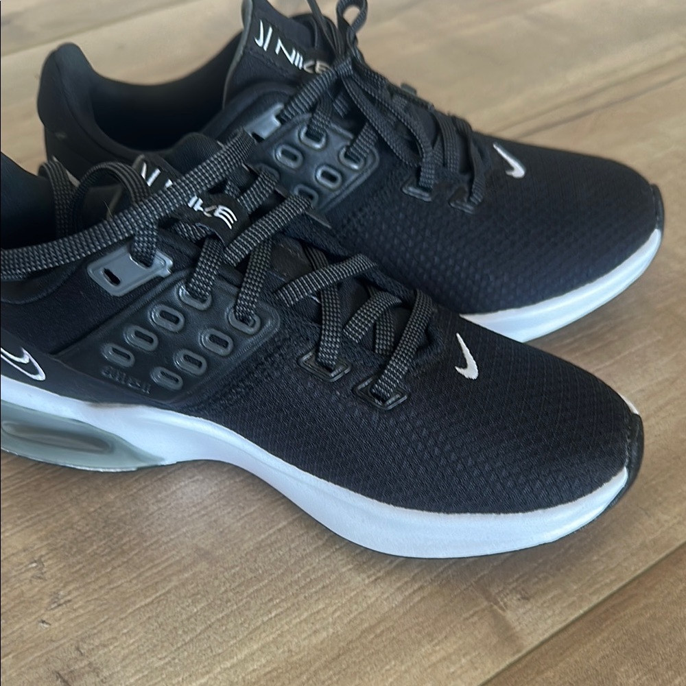 Nike BRAND NEW youth  Black Running Shoes